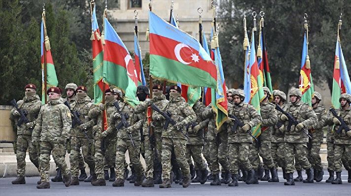  Azerbaycan ordusu, operasyonun ilk gününden itibaren hem karadan yaptığı atışlarla hem de hava unsurlarıyla Ermenistan ordusuna yoğun saldırılar düzenledi.