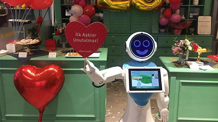 Konya'da faaliyet gösteren AkınRobotics tarafından üretilen Mini Ada adlı robot satışa sunuldu.<br>