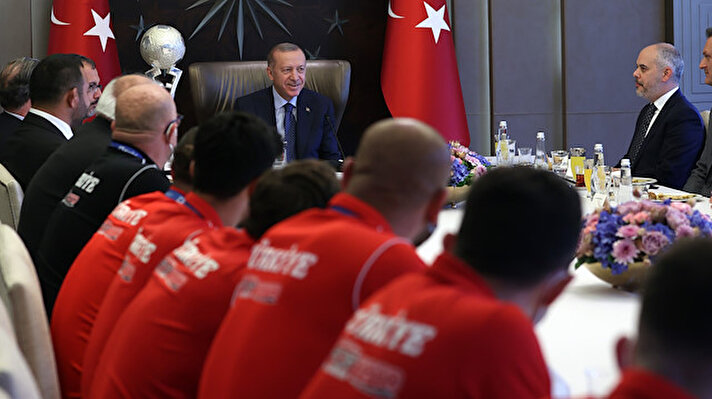Cumhurbaşkanı Erdoğan, Ampute Futbol Milli Takımı'nı kabul etti