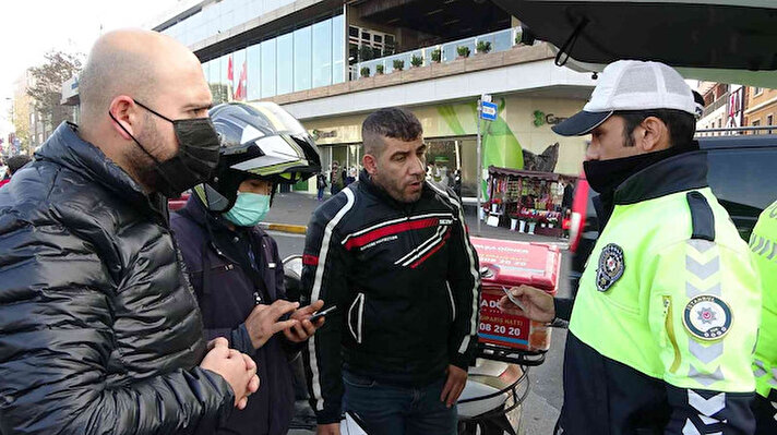 İstanbul Trafik Şube Müdürlüğüne bağlı ekiplerce Taksim'de denetim gerçekleştirildi.