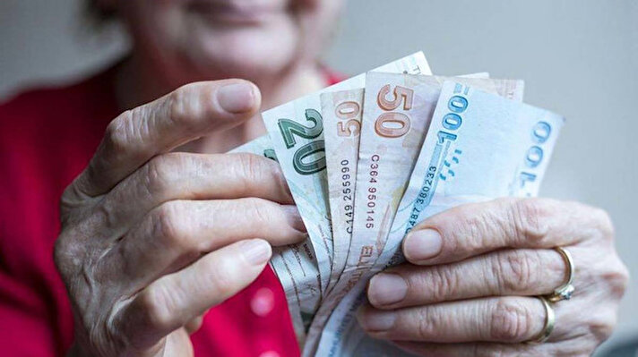 Türkiye genelinde 13 milyon emekliye ödenecek promosyon ödemelerinde yeni ücretler belli oldu.