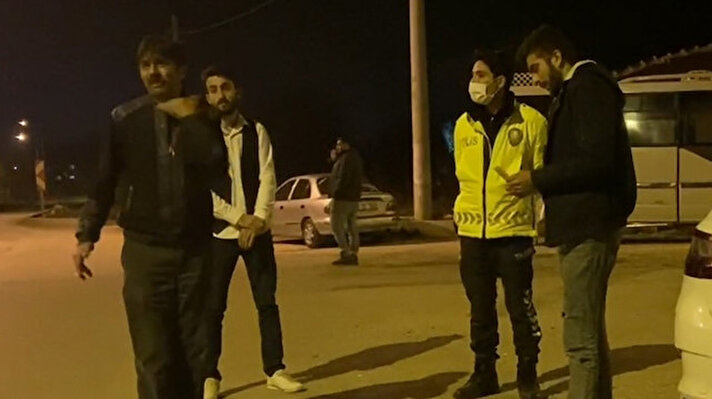 İnegöl Emniyet Müdürlüğü ekipleri Ahmet Türkel Çevre yolu üzerinde sürücülere yönelik uygulama yaptılar. Uygulama sırasında şüphelenilen 38 RV 828 plakalı otomobil durduruldu. 