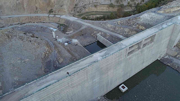 Devlet Su İşleri tarafından Şırnak’ın Uludere ilçesine bağlı Ballı köyünde yaptırılan Musa Tepe Barajı kapakları kapatıldı. Temelden yüksekliği 66 metre olan barajın depolama hacminin 10 bin 49 hektometre küp olduğu belirtildi.