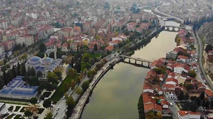 Osmanlı döneminde şehzadelerin yönettiği kent “Anadolu’nun Venedik’i” diye adlandırılıyor.