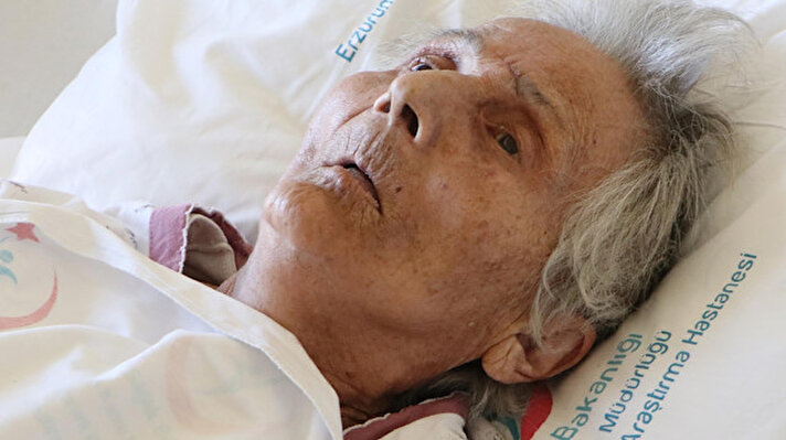 Eşini 2001 yılında kanser nedeniyle kaybeden, 4 çocuk annesi Neriman Yavuz, rahatsızlanınca yakınları tarafından 17 Eylül'de Erzurum Şehir Hastanesi Acil Servisi'ne götürüldü. Burada test yapılan Yavuz'un, Covid-19'a yakalandığı belirlendi. Hastanenin Enfeksiyon Hastalıkları Servisi'nde tedaviye alınan Yavuz, yaklaşık 3 ayda koronavirüsü yendi.