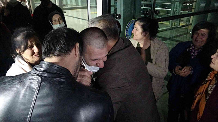 Libya’da 2 yıl alıkonulduktan sonra MİT ve Katar İstihbarat Teşkilatı’nın çalışmalarıyla yurda getirilen 7 Türk vatandaşından biri olan Hidayet Yaprak, havayoluyla Hatay’a geldi.