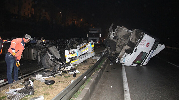 Kaza, saat 02.30 sıralarında İzmir-Ankara D300 karayolu Kavacık rampasında meydana geldi. 