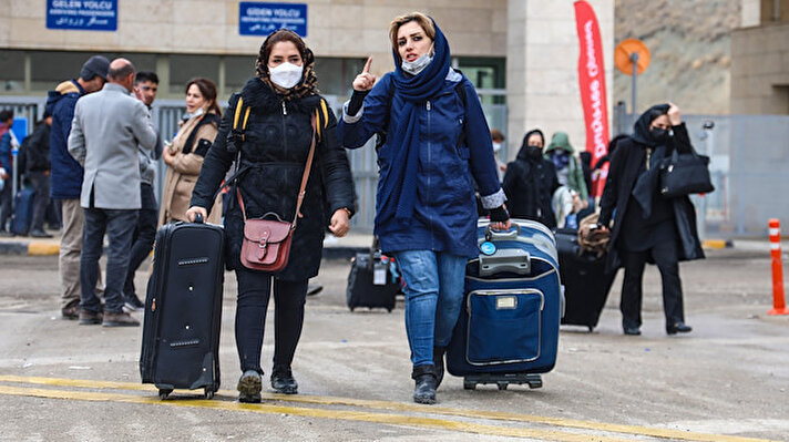 Komşu ülkeyle en geniş sınıra sahip Van'da, Türkiye'yi İran'a bağlayan önemli noktalardan olan ve Kovid-19 nedeniyle 24 Mart 2020'de kapatılan Kapıköy Sınır Kapısı'nın 17 Eylül'de tekrar geçişlere açılmasıyla İranlı turistler adeta kente akın ediyor.
