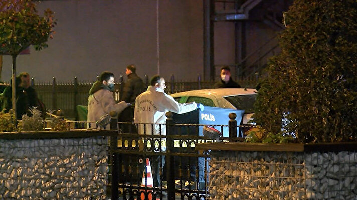 Olay dün akşam saat 22.00 sıralarında Kadıköy Göztepe Fahrettin Kerim Gökay Caddesi'nde meydana geldi.