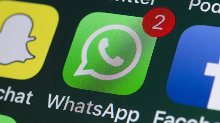 WhatsApp, geçen sene mesajların belli bir süre sonra silinmesini sağlayan seçilebilir bir özelliği kullanıma sunmuştu. Ancak bu özellikte zaman için bir seçenek bulunmuyordu. 