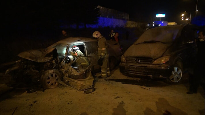 Kaza, gece saatlerinde Kırıkkale-Kayseri kara yolunun 10. kilometresindeki Hurdalık Kavşağı’nda meydana geldi. 