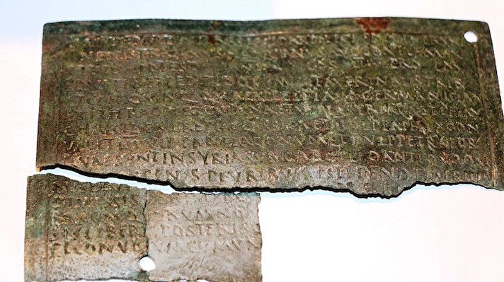 Kommagene Krallığı'nın 5 büyük kentinden birisi olan ve Roma döneminde de önemini koruyan Perre Antik Kenti'nde yapılan kazı çalışmalarında bir askere ait diploma bulundu