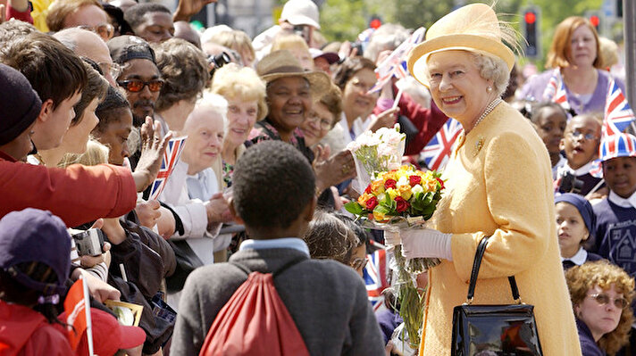 İngiltere Kraliçesi 2. Elizabeth, bu yıl tahttaki 70'inci yılını kutlayacak.<br><br>95 yaşındaki Kraliçe için İngiltere'de, Platin Jübile kutlama programı düzenlenecek.