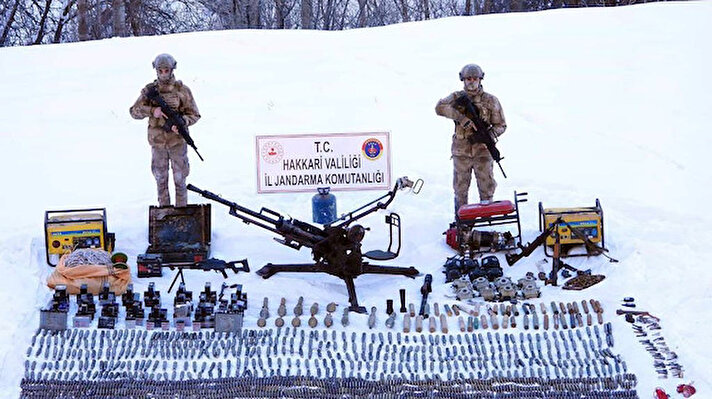 İçişleri Bakanlığı kaynaklarından alınan bilgiye göre, Jandarma Genel Komutanlığı ve Emniyet Genel Müdürlüğünce gerçekleştirilen 14 ayrı Eren Kış Operasyonu zorlu kış şartlarına rağmen başarıyla devam ediyor.