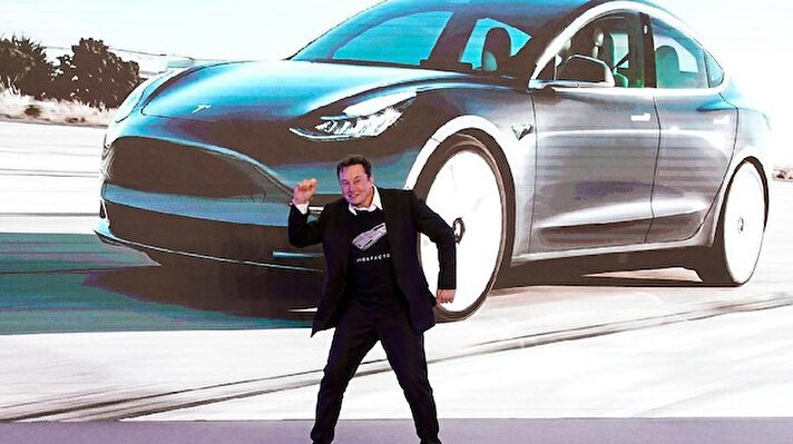 Dünyanın en popüler elektrikli otomobil üreticisi Tesla, zaman zaman güvenlik sorunları nedeniyle eleştiriliyor.<br><br>