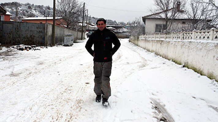 Meteoroloji Genel Müdürlüğü'nün uyarısının ardından Balkanlar üzerinden gelen kar yağışı ve soğuk hava, Trakya'da etkili olmaya başladı. 