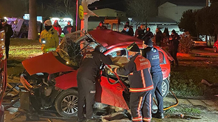 Kaza, gece 22.40 sıralarında Mudanya ilçesi Bursa Asfaltı Güzelyalı Kavşağı’nda meydana geldi.