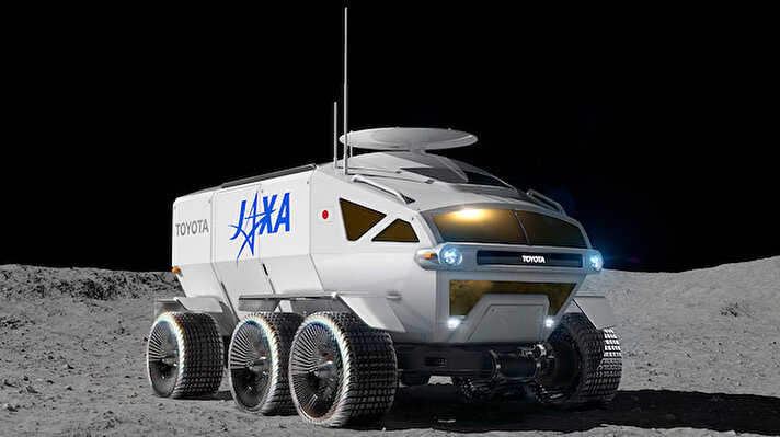 Dünyanın en büyük otomotiv şirketi Toyota, uzay üzerine yaptığı planları paylaştı.<br><br>Japon otomobil şirketi, 2040 yılına kadar insanların ayda yaşamalarına ve ardından Mars'ta yaşamalarına yardımcı olmak amacıyla ay yüzeyini keşfetmek için bir araç üzerinde Japonya'nın uzay ajansıyla birlikte çalıştığını söyledi.