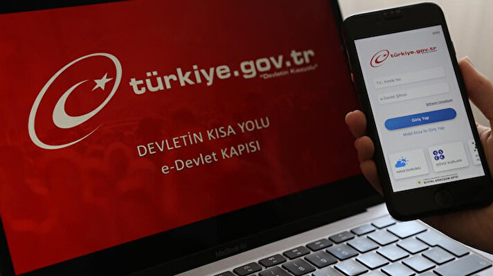 Cumhurbaşkanlığı Dijital Dönüşüm Ofisi Başkanı Ali Taha Koç,<br>bu hizmetle birlikte, murise ait mevduat/katılım fonu bulunan banka hesaplarının artık gözden kaçmadan tespit edileceğini söyledi.