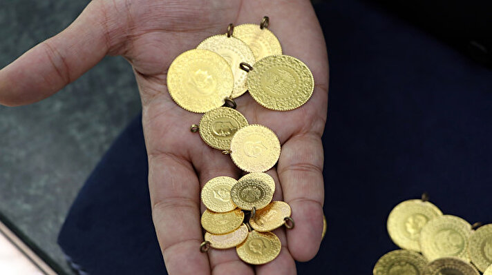 Yastık altında 5 bin ton olduğu tahmin edilen altının ekonomiye kazandırılmasına yönelik model cumartesi günü açıklanacak. Hazine ve Maliye Bakanlığı’nın çalışmasında son aşamaya gelindi. 