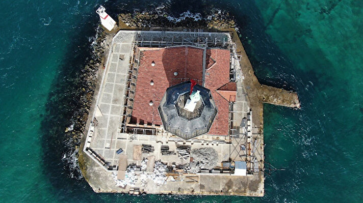 İstanbul’un simge yapılarından olan Kız Kulesi’nin restorasyon çalışmaları Kültür ve Turizm Bakanlığı tarafından geçen yıl Eylül ayında başlamıştı.