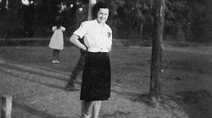 Bilim insanları 1943 yılında Macaristan'da çekilen genç kadının fotoğrafı üzerinde inceleme yaptı. Dünya basınının yakından takip ettiği genç kadının fotoğrafı hakkında bilim insanları net bir değerlendirme yapamadı. İşte fotoğraflarda ortaya çıkan doğa üstü canlılar ve hayalet oldukları iddia edilen görüntüler ve niceleri...