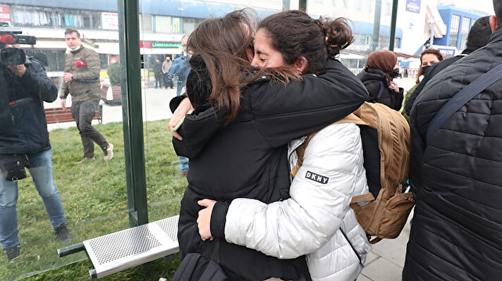 Ukrayna'da mahsur kalan Türk vatandaşları için Dışişleri Bakanlığı tahliye çalışmalarına başladı.