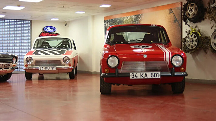 Yerli otomobil üretimi için ilk fikir 1963 yılında Rahmi Koç ve Bernar Nahum'un İzmir Fuarı'ndan alınmış ve "fiberglas"tan yapılma bir pick-up'ı görmesiyle başladı. Yapılan görüşmeler sonucu 19 Aralık 1966'da seri üretime geçen Anadol, Ford iş birliğinin sonucu olarak Otosan'ın İstanbul'daki fabrikasında üretilmeye başlandı.