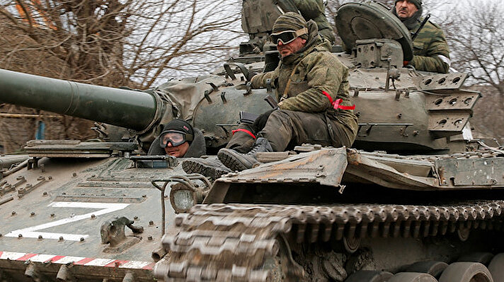 Rusya'nın Ukrayna'da kullandığı zırhlı araç, tank ve hava araçlarının üzerinde bulunan ve merak konusu olan 'Z' ve 'V' harflerinin ne anlama geldiği ortaya çıktı. <br>