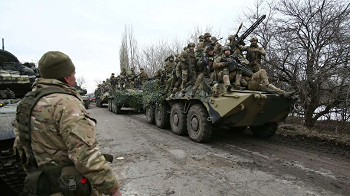 Rusya'nın, daha önce şehir savaşlarını tecrübe etmiş bazı Suriyeli yabancı savaşçıları Ukrayna'ya savaşmaya götürmek üzere topladığı iddia edildi.