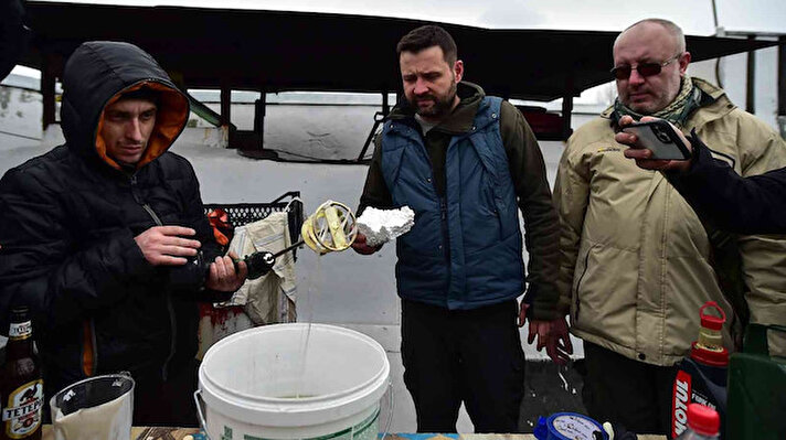 Ukrayna'daki Rus saldırıları her geçen gün şiddetini arttırırken, Ukraynalı siviller kentlerine Rus ordusunun girme ihtimaline karşı hazırlıklarını hemen her şehirde sürdürüyor.