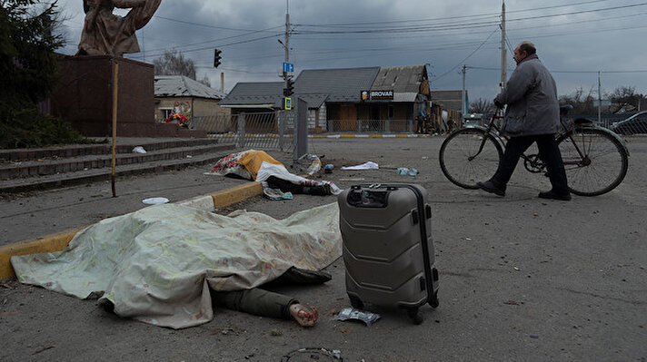 Rusya’nın Ukrayna topraklarına yönelik saldırıları devam ederken, Rus birlikleri tarafından birçok kentte sivil yerleşimler vurulmaya devam ediyor.