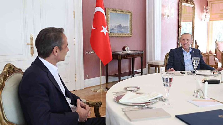 Yunanistan Başbakanı Miçotakis'in pazar günü İstanbul'da Cumhurbaşkanı Erdoğan ile görüştü.<br><br>