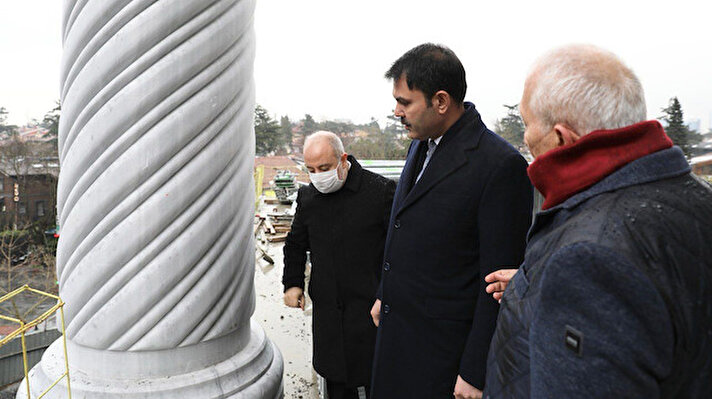 Çevre, Şehircilik ve İklim Değişikliği Bakanı Murat Kurum, Levent'teki Barbaros Hayrettin Paşa Camii'nin inşaatında incelemelerde bulundu.