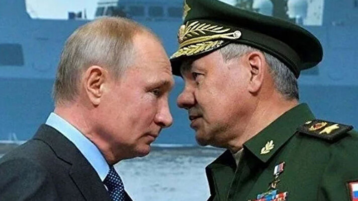 Rusya ve Ukrayna arasındaki savaşın en kilit isimlerinden olan ve Putin’e en yakın mesafede duran Rusya Savunma Bakanı Sergey Şoygu 11 Mart’tan beri ortalıkta görünmüyor.<br>