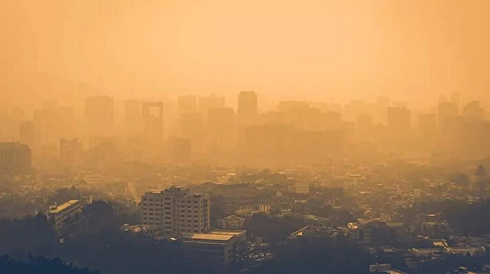 Meteoroloji Uzmanı Abdullah Macit, Afrika kaynaklı toz taşınımının pazar günü akşam saatlerinden itibaren etkisini kaybetmesinin beklendiğini bildirdi.