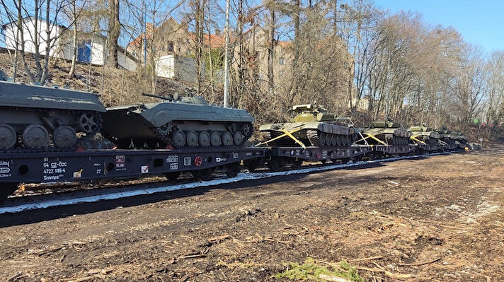 Rusya’nın Ukrayna’ya yönelik saldırıları devam ederken, ilk kez bir ülke Ukrayna’ya tank desteği sağlamaya karar verdi.