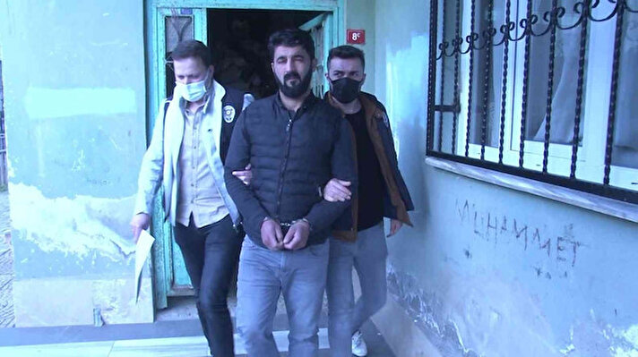 İstanbul Siber Suçlarla Mücadele Şube Müdürlüğü ekipleri, İstanbul merkezli 7 ilde sahte dolar basan bir kalpazan çetesine operasyon yaptı. 