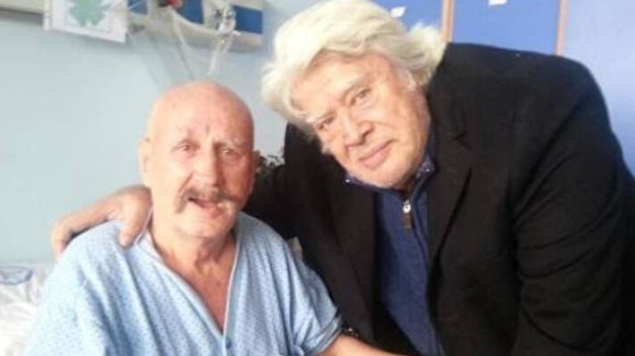 Türk sinemasında yüzlerce filmde rol alan 83 yaşındaki emektar oyuncu Kadir Kök, geçirdiği rahatsızlık sebebiyle hayatını kaybetti. 