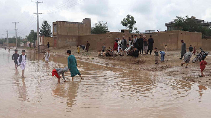 Afganistan’da şiddetli yağışlar sel felaketine yol açtı.