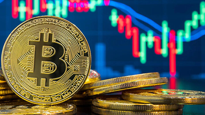 Bitcoin bugün Temmuz 2021’den bu yana gördüğü en düşük seviyesine geriledi. Lider kripto para sabah saatlerinde 33 bin dolar seviyesine çekilirken öğleden sonra bu seviyenin de altını gördü.<br><br>