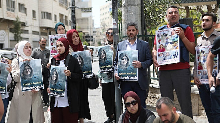 وقفات بالضفة الغربية تنديدا بمقتل الصحفية "أبو عاقلة"
