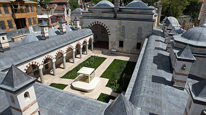 Edirne Valiliği ve Fatih Sultan Mehmet Vakıf Üniversitesi tarafından geçen yıl mayıs ayında Fatih'in ilk eğitim gördüğü Saatli Medrese onarılarak, Fatih Sultan Mehmet Müzesi oluşturuldu.<br>