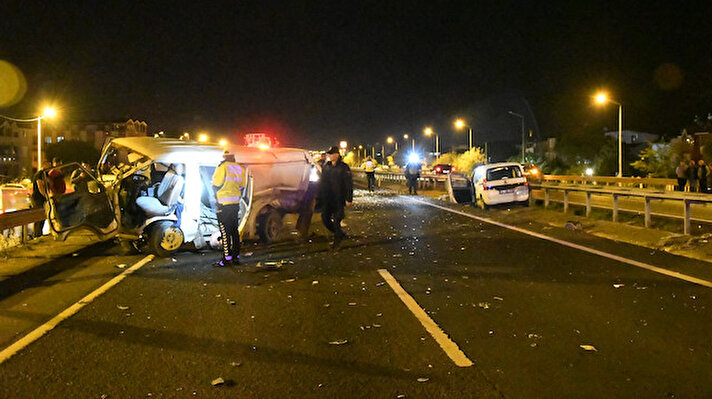 Kaza, gece geç saatlerde Tekirdağ-İstanbul karayolunun Yeniçiftlik Mahallesinde meydana geldi. 