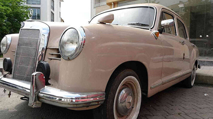 Altınordu ilçesi Karşıyaka Mahallesi'nde yaşayan 80 yaşındaki Cafer Öçgüdek, 1978 yılında 1959 model Mercedes marka otomobil satın aldı. Uzun süre aracını kullandıktan sonra çalışmak için yurtdışına çıkan Öçgüdek, bu esnada aracını kapalı garaja sakladı. 