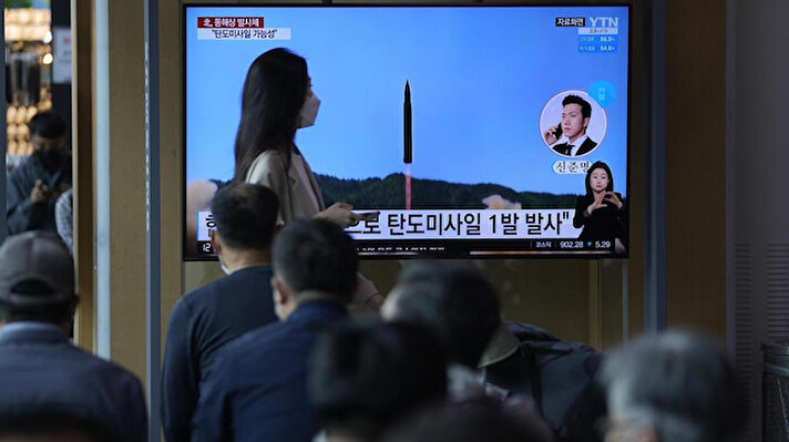 Güney Kore Genelkurmay Başkanlığına göre, bu ülke ile ABD, Pyongyang'ın dün, kısa menzilli 8 balistik füze fırlatışına cevap verdi.