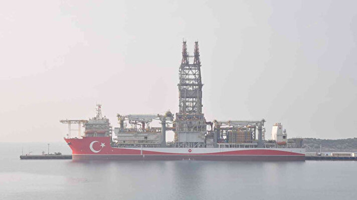 Cumhurbaşkanı Recep Tayyip Erdoğan, Türkiye’nin sondaj çalışmalarını yoğunlaştırmak için "Fatih", "Yavuz" ve "Kanuni" gemilerine ek olarak satın aldığı sondaj gemisine "Abdülhamid Han" adı verildiğini açıkladı. 