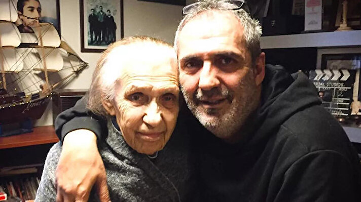 Yavuz Bingöl'ün annesi Şahsenem Bacı'dan hayatını kaybetti.
