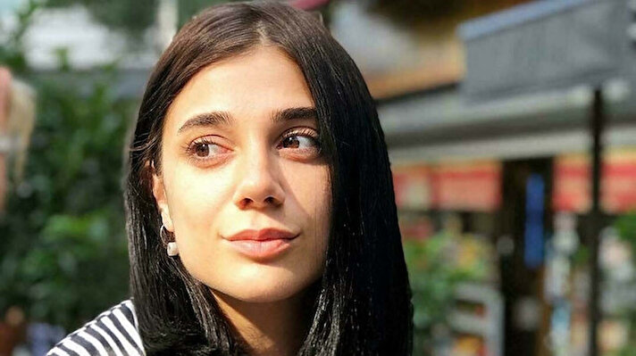 Türkiye'nin kanını donduran Pınar Gültekin cinayetinde katil zanlısı Cemal Metin Avcı'nın 'canavarca hisle, eziyet çektirerek ve tasarlayarak öldürme' suçundan yargılandığı davada karar verildi. 