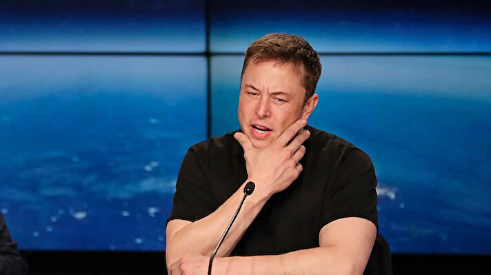 ABD'li milyarder Elon Musk, yeni Tesla fabrikalarının milyarlarca dolar kaybettiğini söyleyerek Berlin ve Austin, Texas'taki fabrikaları "devasa para fırınları" olarak tanımladı.<br>